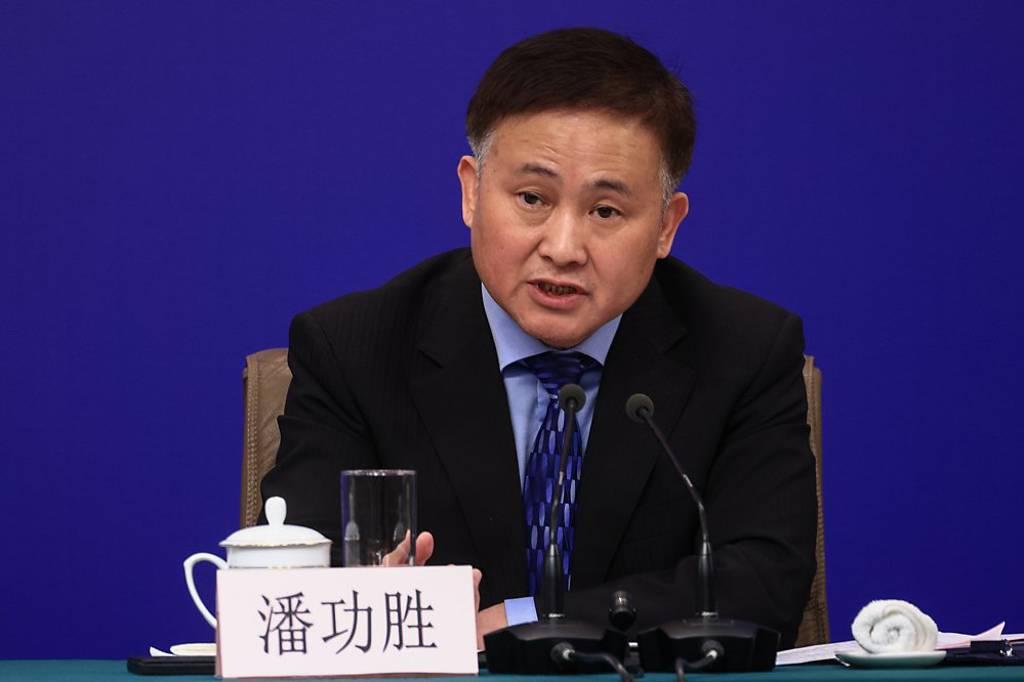 中國人民銀行行長潘功勝6日表示，目前法定存準率平均為7％，後續仍有降準空間。圖／中新社