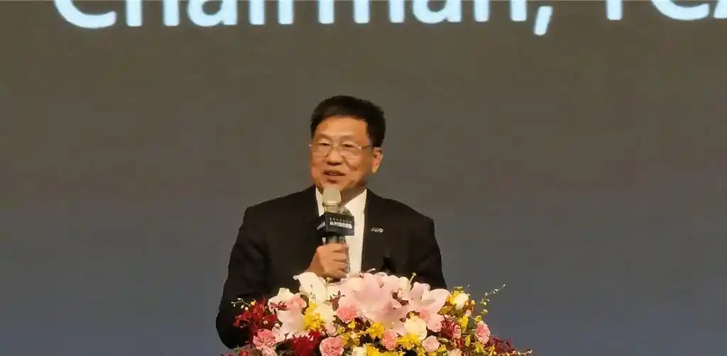 北市電腦同業公會理事長、友達董事長彭双浪指出,台灣剛好跟這波AI發展契合,繼上次資通產品蓬勃發展後,再一次發展的機會。(圖/柳名耕攝)