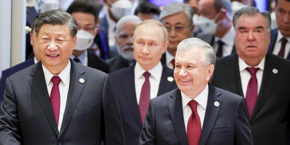 ▲ 上海合作組織峰會舉行期間，大陸國家主席習近平（左）與俄羅斯總統普丁（中）與烏茲別克及塔吉克斯坦總統會面。圖／美聯社